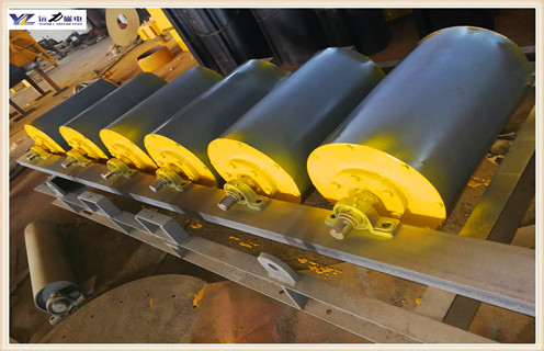 　永磁滚筒选择对的厂家成就一番事业,在竞争力度日益激烈的选矿行业,仍旧有很多用户是以惨状的失败而告终,甚至是投资成本都收不回来.面对这种情况,不禁令人惋惜.是什么造就了一场场失败?是不懂.对选矿设备的使用技术与方法的不懂?作为一个磁选设备生产厂家,我们不得不一而再再而三的重复永磁滚筒设备的正确使用方法.进而让更多的人受益,让更少的悲剧产生. 　　1.永磁滚筒在使用中常由于一些故障或者操作不当导致效率低或者回收率低,这些问题技术专家一眼就可以看出来,如何进行正确的解决还是需要从源头做起.下面听听山东c7网页版-c7(中国)的技术专家如何改进这些问题.